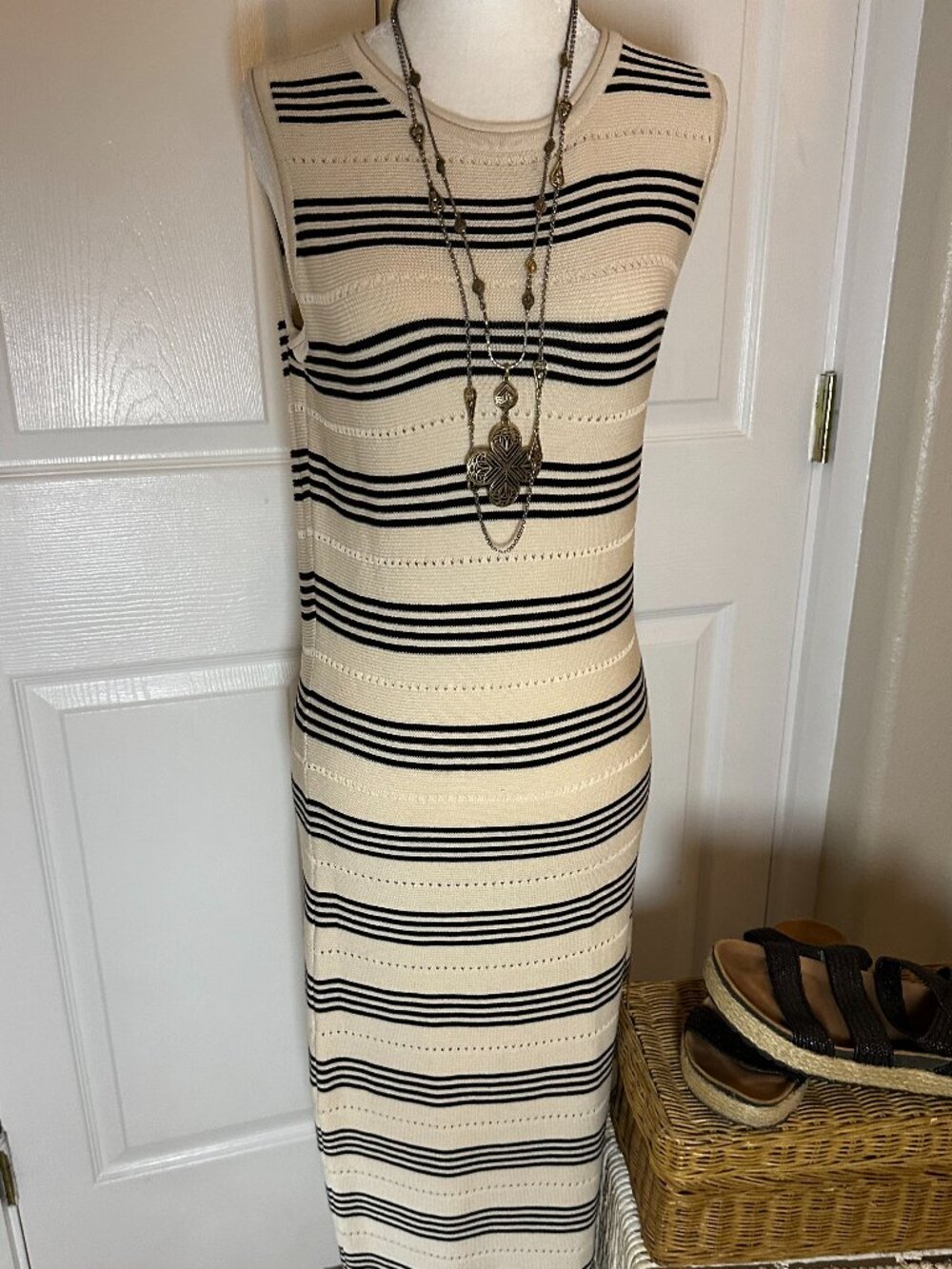 Pretty Garden Striped Knit Midi Dress Cream & Black Size Small